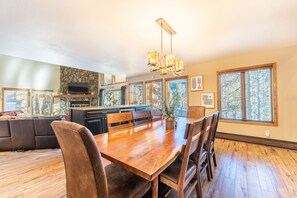 Dining - Townhome w/ Easy Access to Resort w/ 2 Private Balconies & a Sauna! (Keystone)
