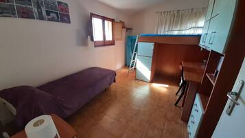 3 habitaciones, tabla de planchar con plancha y wifi