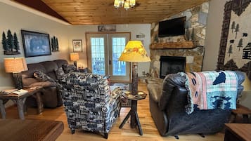 Smart TV, fireplace