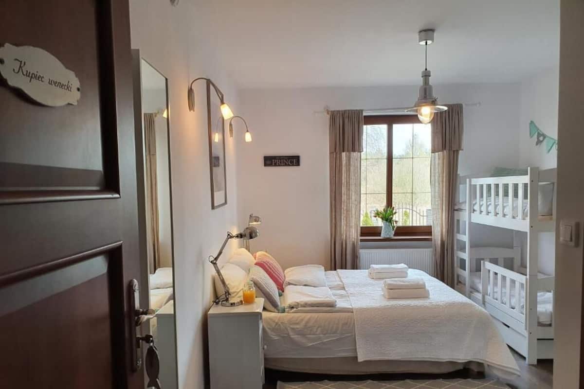 Family Room | 1 bedroom, cribs/infant beds, bed sheets