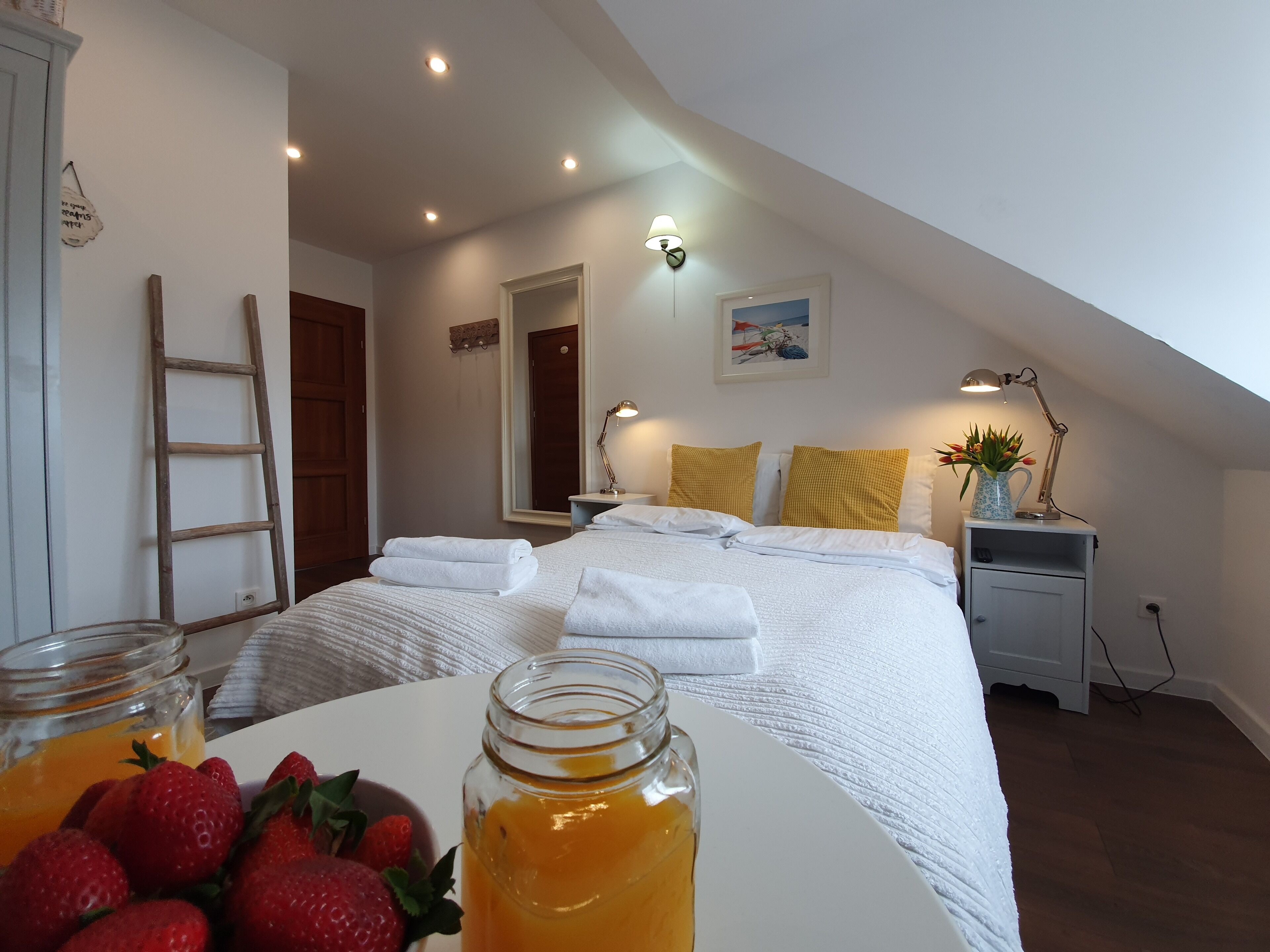 Quadruple Room | Cots/infant beds, bed sheets