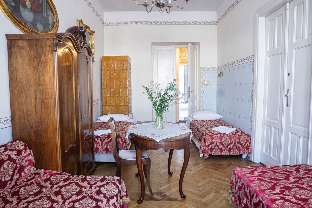 In-room safe, iron/ironing board, free rollaway beds, free WiFi