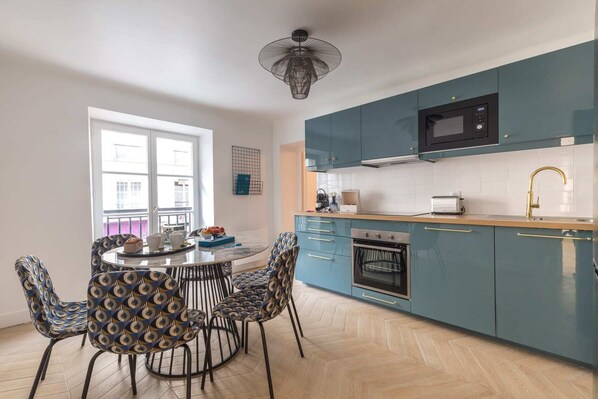 Fridge, microwave, oven, stovetop - Sweett | Lescot II - Three Bedroom Apartment, Sleeps 8 (Paris)