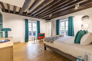 3 bedrooms, desk, iron/ironing board, free WiFi