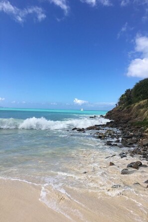 Una playa cerca, toallas de playa