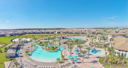 Large Home W/private Pool, Near Disney Sleeps 22