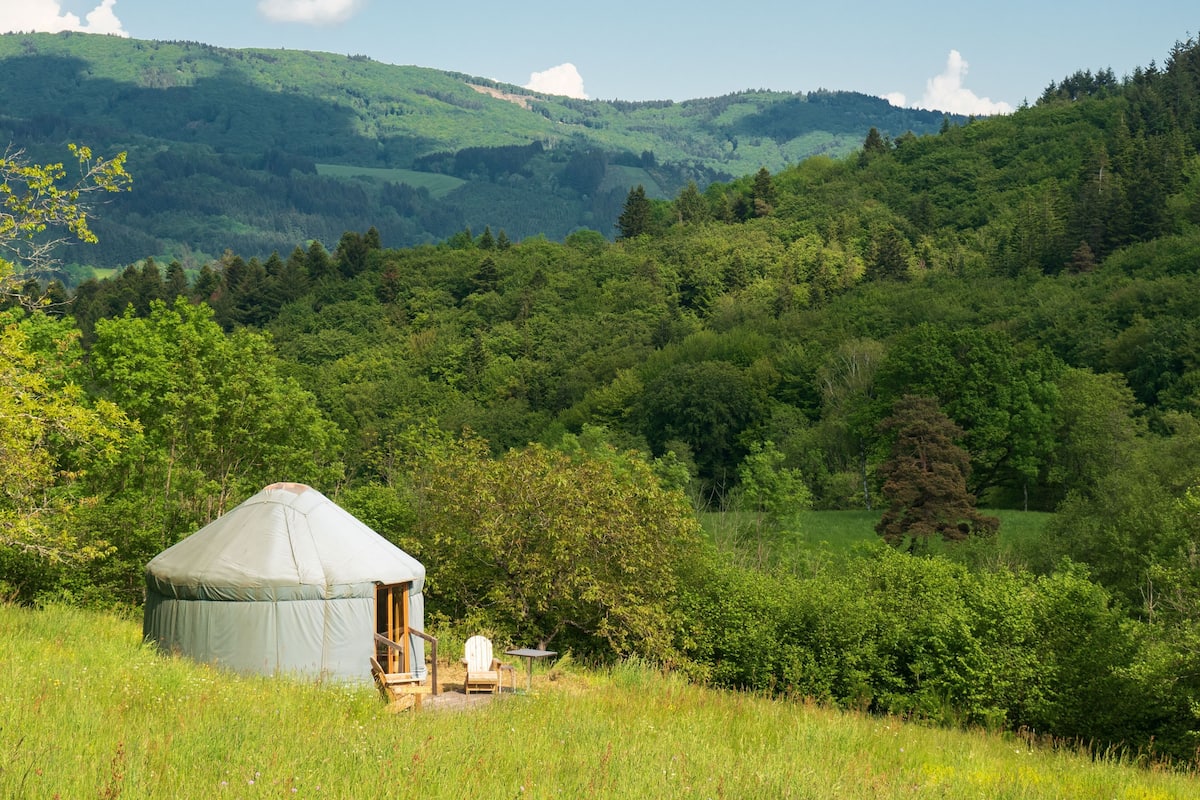 Comfort tent, uitzicht op gebergte | Individueel gedecoreerd, individueel gemeubileerd, reisbedje, beddengoed
