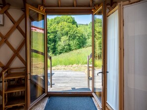 Barraca conforto, ao lado da montanha | Individualmente decorados, individualmente mobiliados, berço de viagem