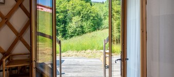 Yourtissimo - La Maison Rouge