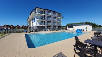 Seasonal outdoor pool