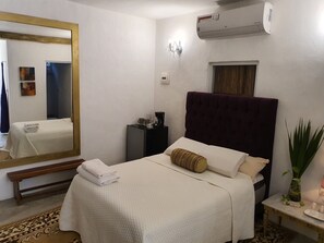 Zimmersafe, Bügeleisen/Bügelbrett, WLAN, Bettwäsche