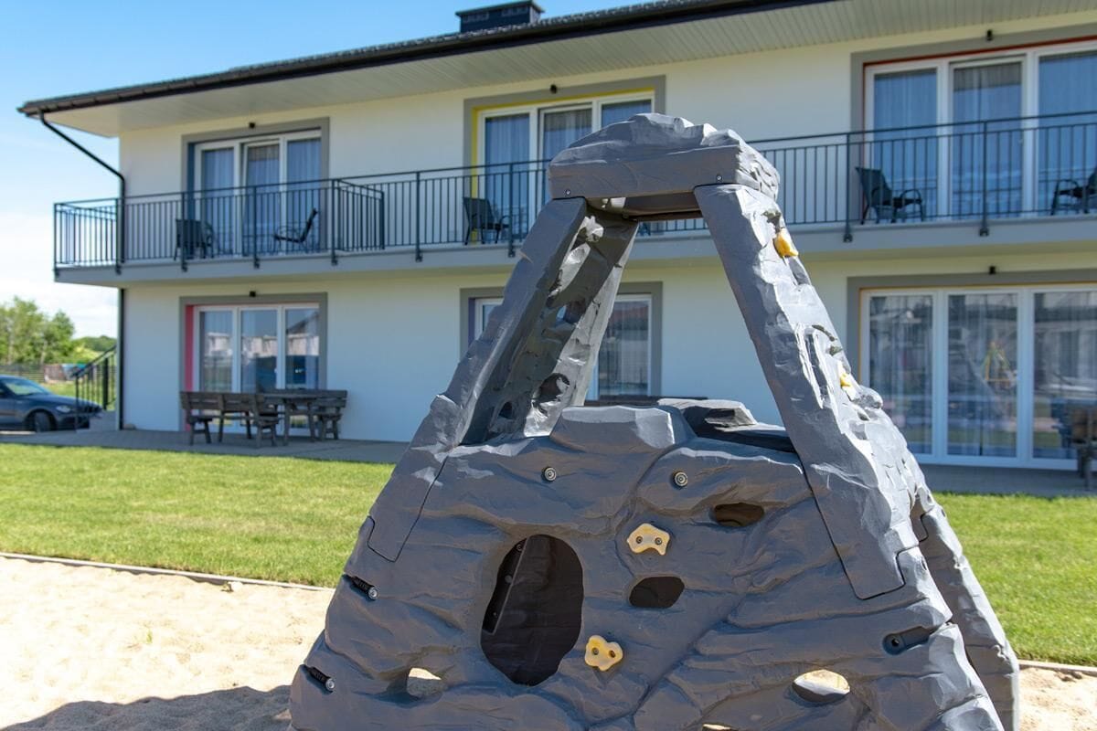 Children’s play area – outdoor