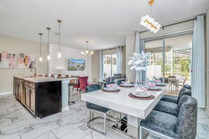 House (4 Bedrooms) | Property amenity - Private Pool Themed Bedrooms Free Waterpark! (Davenport)