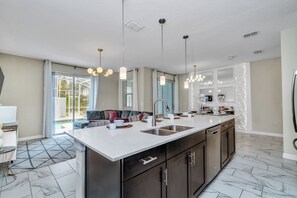 House (4 Bedrooms) | Property amenity - Private Pool Themed Bedrooms Free Waterpark! (Davenport)