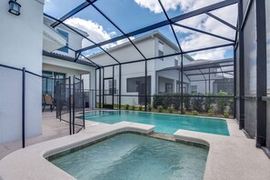 منزل (5 Bedrooms) | وسائل الراحة في المنشأة