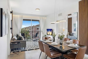 Căn hộ (3 Bedrooms) | Tiện nghi, dịch vụ nơi lưu trú