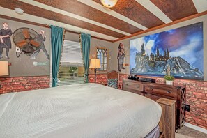 House (6 Bedrooms) | Property amenity - Villa! Private Pool & Game Room! Near Disney (Davenport)