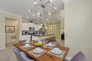 House (6 Bedrooms) | Property amenity