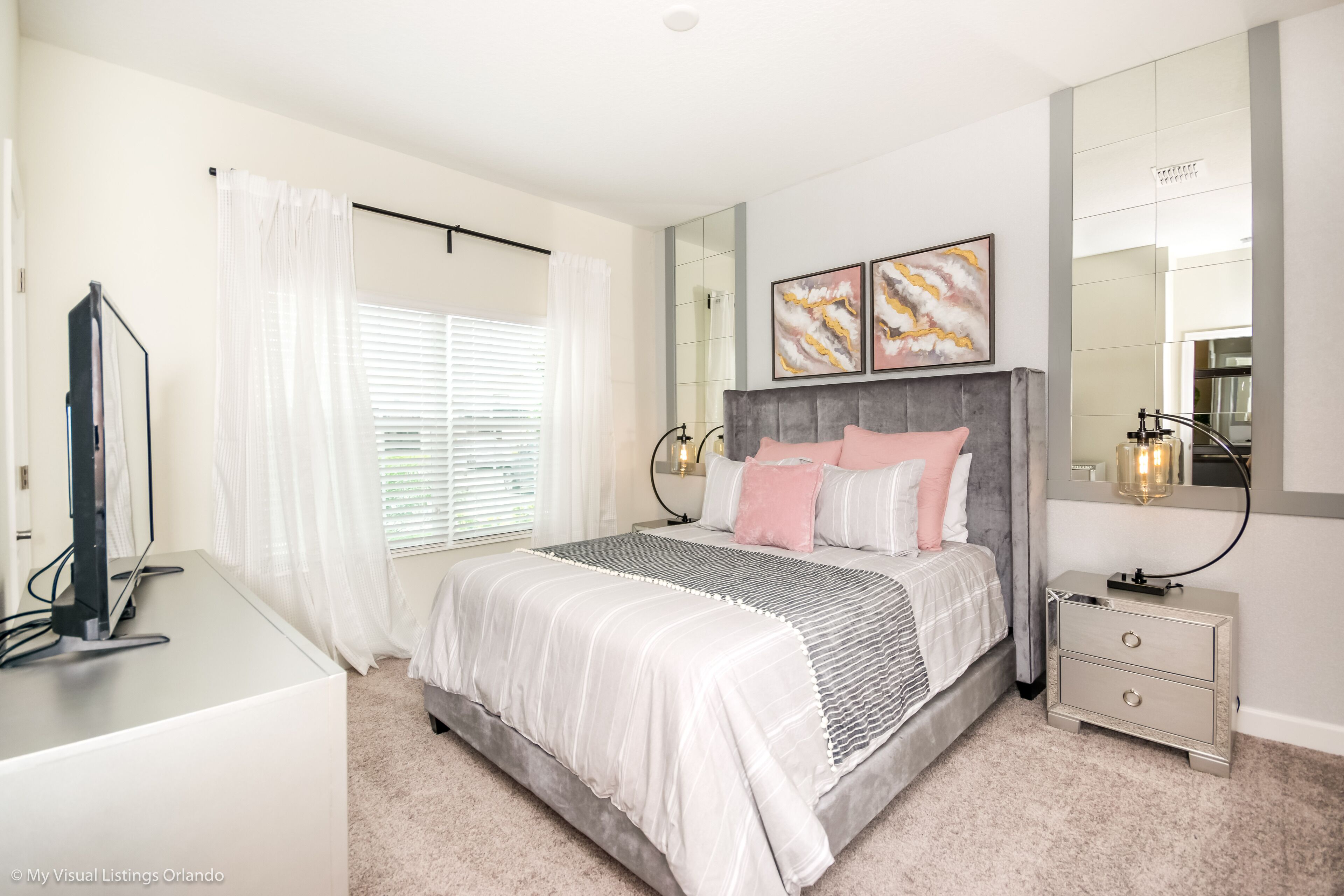 4 bedrooms, free cribs/infant beds, bed sheets