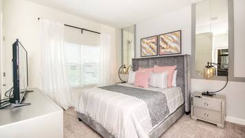 4 bedrooms, free cribs/infant beds, bed sheets