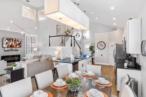 House (5 Bedrooms) | Property amenity