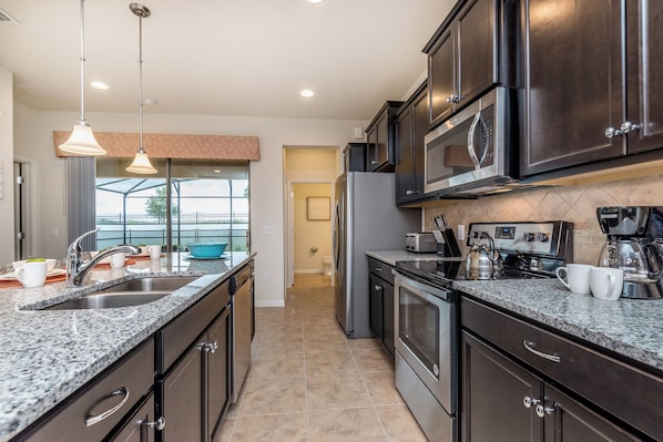 House (6 Bedrooms) | Property amenity