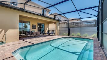 House (6 Bedrooms) | Front of property