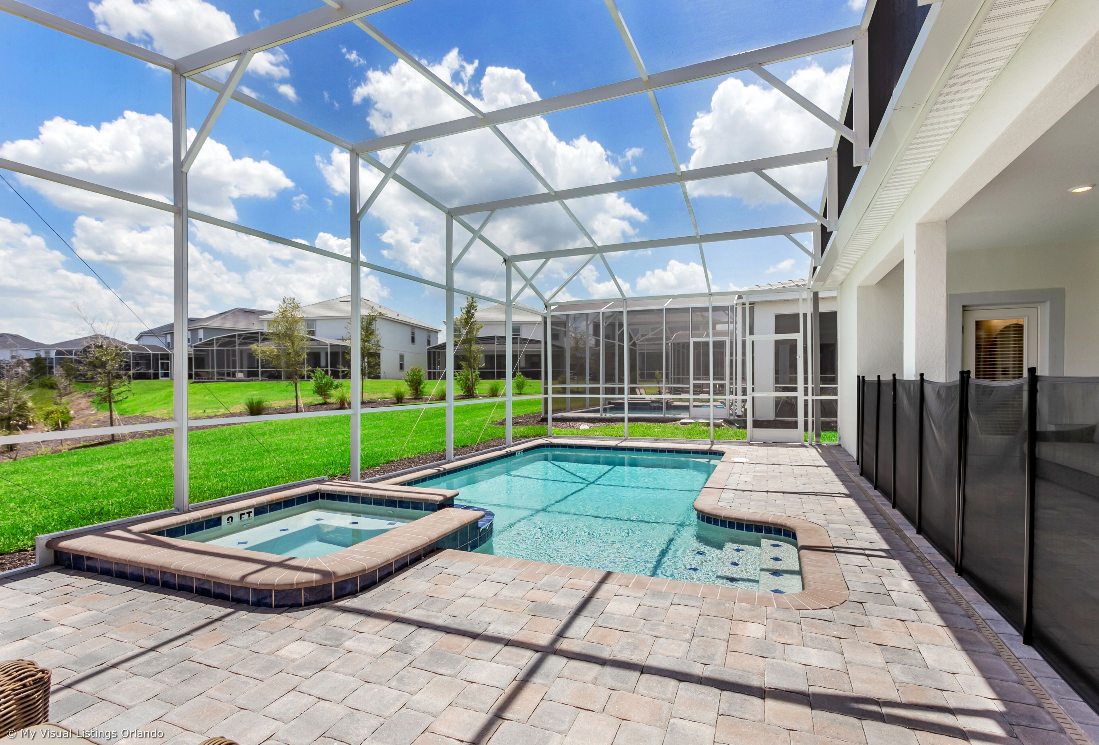 House (6 Bedrooms) | Front of property