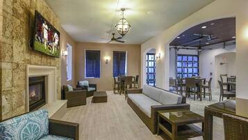 House (5 Bedrooms) | Property amenity