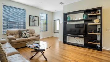 House (3 Bedrooms) | Property amenity