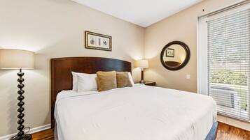 3 bedrooms, laptop workspace, iron/ironing board, bed sheets