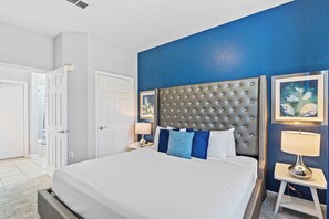 3 bedrooms, pillow-top beds, laptop workspace, iron/ironing board - Tropical Treasure (Orlando)