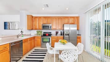 House (3 Bedrooms) | Property amenity