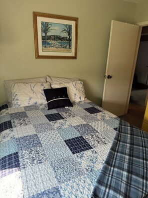2 bedrooms, iron/ironing board, free WiFi, bed sheets