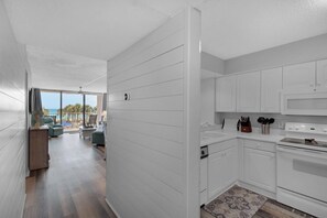 Studio (2 Bedrooms) | Interior