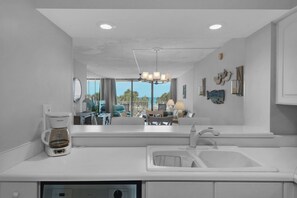 Studio (2 Bedrooms) | Interior