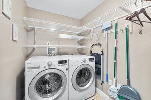 Studio (2 Bedrooms) | Interior - Boardwalk Resort 2210 - 1998733 (Panama City Beach)