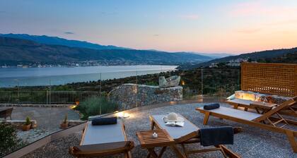 Istros Villa II, Pool, BBQ & Heated Spa Whirlpool