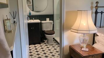 3 間睡房、熨斗/熨衫板、可攜式嬰兒床、免費 Wi-Fi