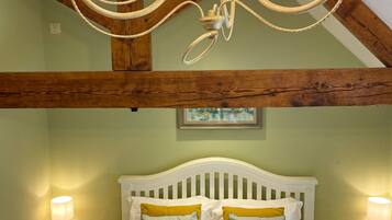 1 bedroom, iron/ironing board, travel cot, free WiFi