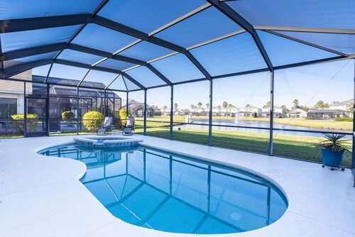 Cumbrian Lakes Villa with Balcony, Near to Disney