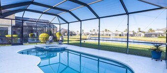 Cumbrian Lakes Villa with Balcony, Near to Disney