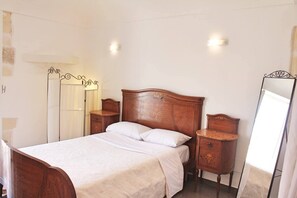 1 soverom, strykejern/-brett, wi-fi og sengetøy