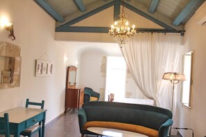 Living area - Artist Loft | Ortigia Boutique Apartment (Syracuse)