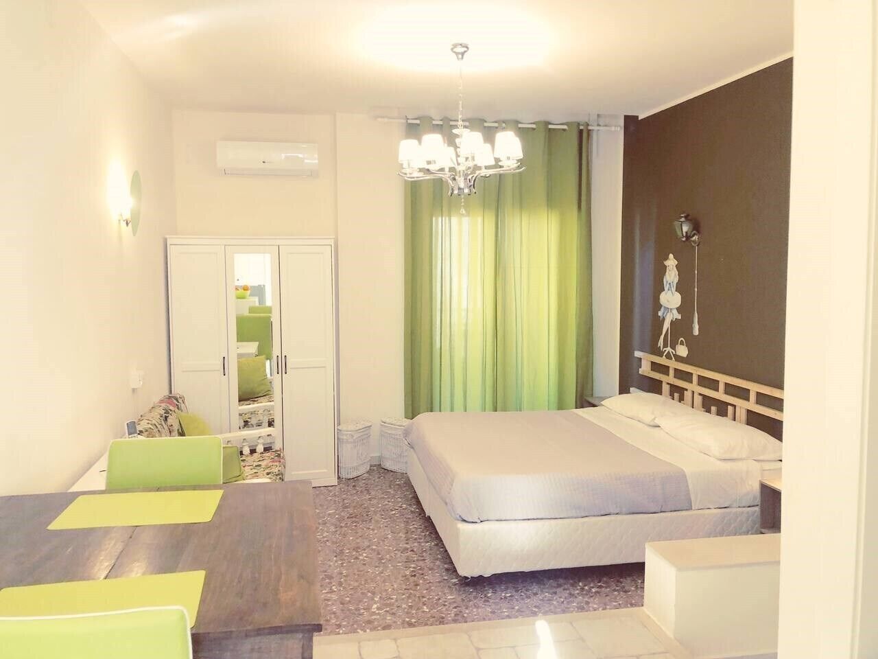 1 bedroom, iron/ironing board, travel cot, WiFi