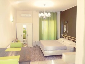 1 bedroom, iron/ironing board, travel cot, WiFi - Siracusa Boutique Apartment | Comfort (Syracuse)