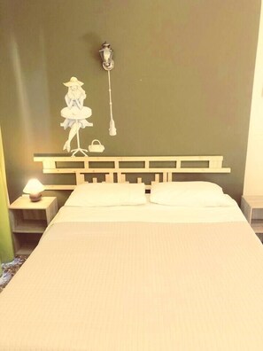 1 bedroom, iron/ironing board, travel cot, WiFi