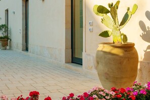 Exterior detail - Lemon Tree Villa | Casa Fico D'India (Syracuse)