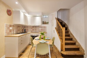 Frigorifero, microonde, forno, lavastoviglie