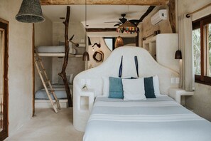 4 bedrooms, in-room safe, desk, iron/ironing board